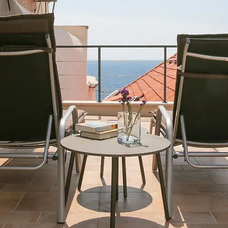 White & Co And Апартаменты *