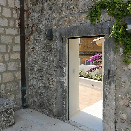 White & Co And Daire Dubrovnik