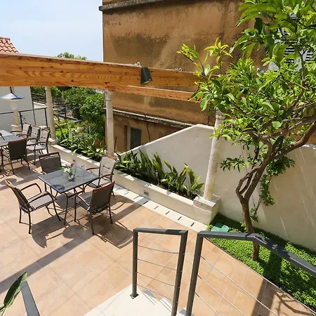 Appartamento White & Co And Ragusa