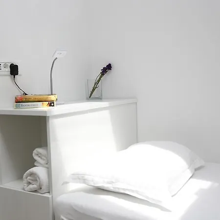 White & Co And شقة دوبروفينك
