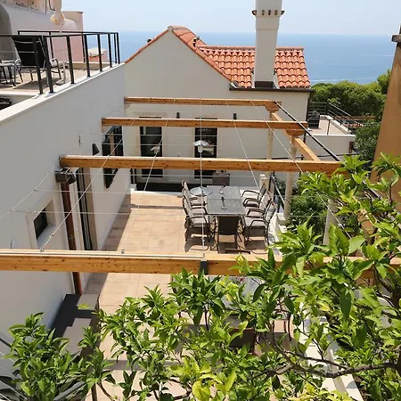 Daire White & Co And Dubrovnik