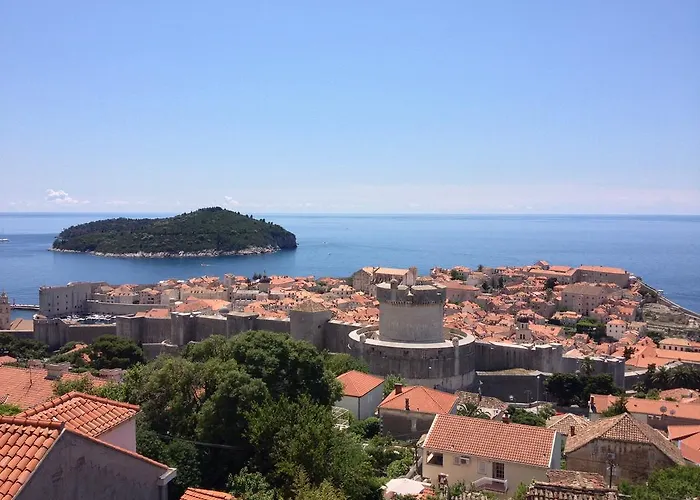 White & Co And Διαμέρισμα *