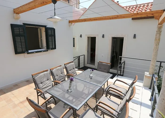 White & Co And * دوبروفينك