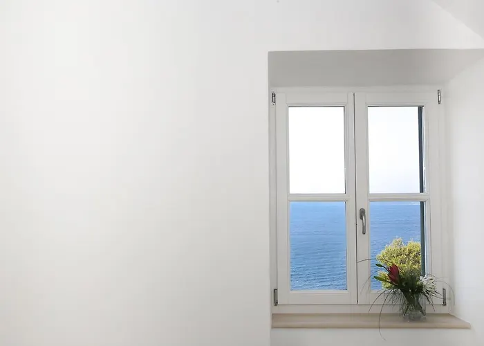 Διαμέρισμα White & Co And *