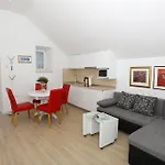White & Co And Апартаменты Дубровник