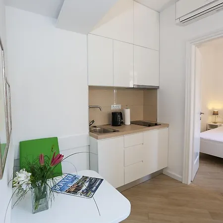 White & Co And * Dubrovnik